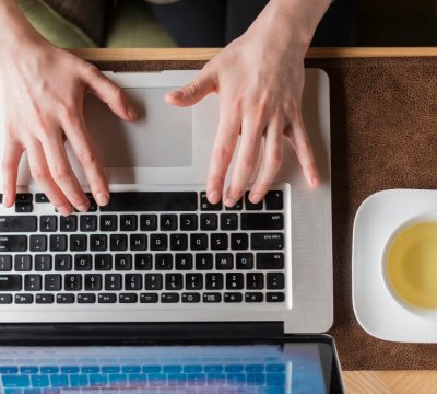 Guía para escribir un email informal (writing Aptis y Cambridge B1)